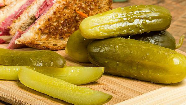 高血压不怕咸菜、酱油，更不怕肉类，真正“怕”的是这5个东西！