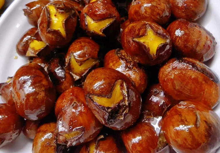 板栗正大量上市，医生提醒：吃板栗的禁忌要牢记，很多人不知道！