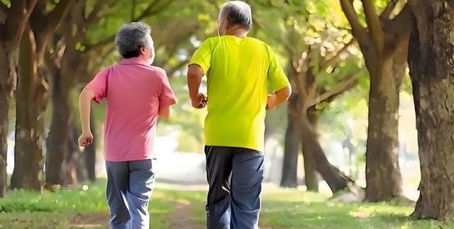 到了60岁，要想保养身体，不应该靠保健品，而是要远离这3件事