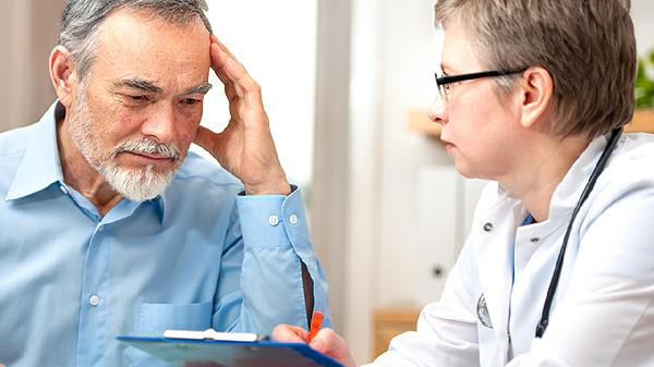  头晕真的跟疾病相关？医生告诫：频繁头晕的人，要排查这些疾病 