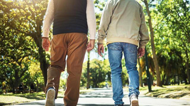 每天坚持走路30分钟，身体会发生这5个变化，走出健康好身材