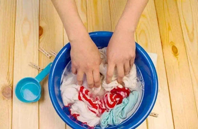 洗衣服前，要先泡水一段时间吗？教你正确方法，衣服干净清新