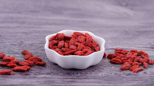 常吃枸杞有哪些好处？营养师揭秘：或能调理这几类健康小问题