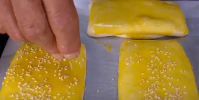 400克面粉变酥香烧饼，比包子省事，你家也能轻松做？