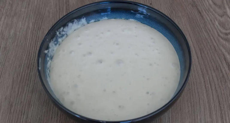 10分钟搞定早餐饼，4个鸡蛋1碗面，蓬松暄软全家抢着吃