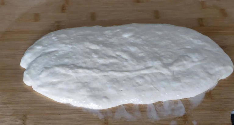 10分钟搞定早餐饼，4个鸡蛋1碗面，蓬松暄软全家抢着吃