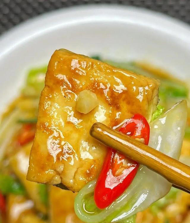 被称为“通便王”的4种菜，建议：3天吃1次，润肠排毒，舒服过秋