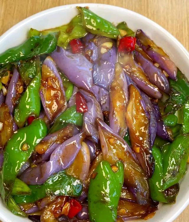 总愁 “一天吃啥”？这 8道家常硬菜 + 汤品，20 分钟搞定，鲜香又营养