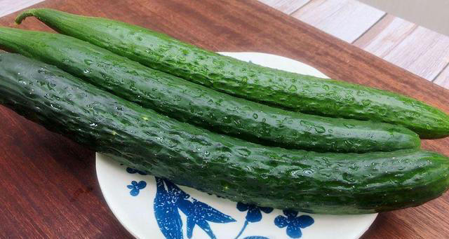 建议中老年人：常吃这4样，润肠通便，健脑益智，腿脚更利索！