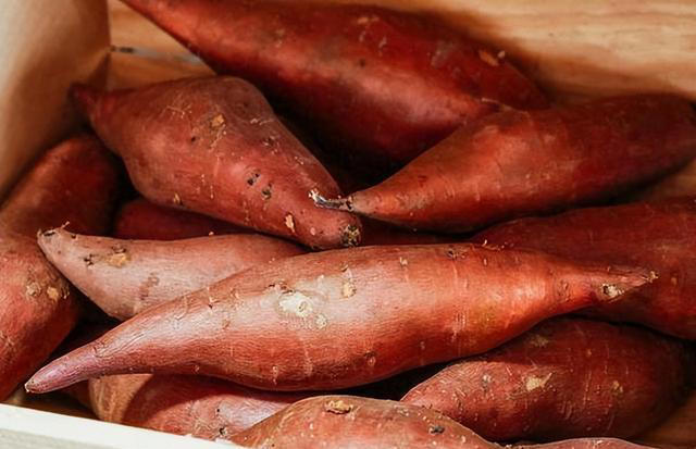 玉米红薯：健康美食还是隐藏的“陷阱”？这3种人要小心！