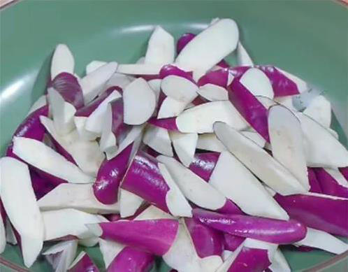 家常油焖茄子超简单，十分钟上桌，藏着老祖宗的秘密味道？