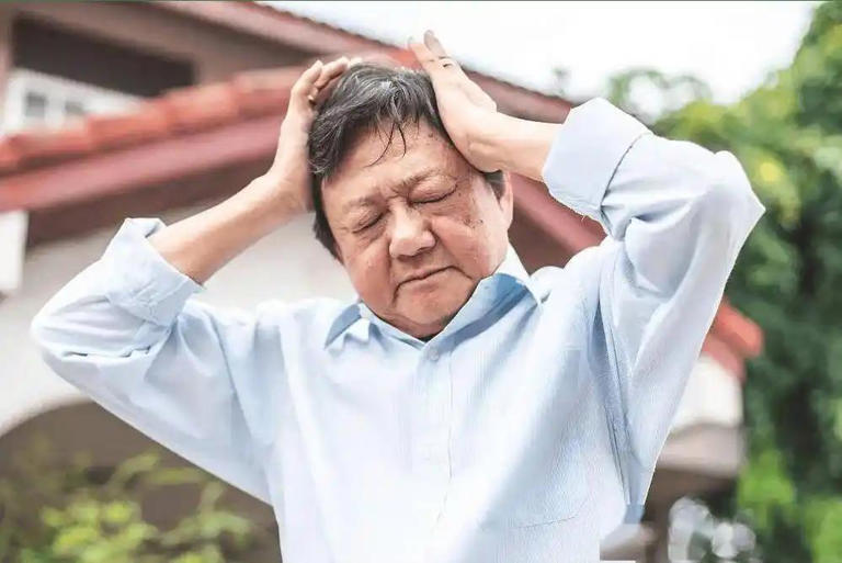 睡觉时总在凌晨3、4点醒来，暗示这3种疾病，很多人却大意了