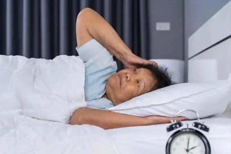 睡觉时总在凌晨3、4点醒来，暗示这3种疾病，很多人却大意了