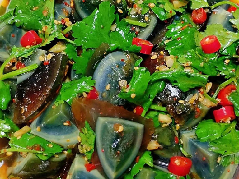 推荐八道凉拌菜可以安排，简单拌一拌，解腻开胃巨好吃