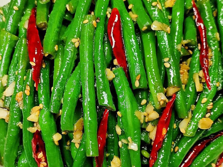 推荐八道凉拌菜可以安排，简单拌一拌，解腻开胃巨好吃