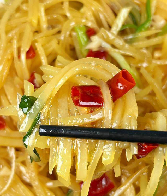 家里每次炒这3道菜米饭就不够吃，香香辣辣太开胃了，新手也能做