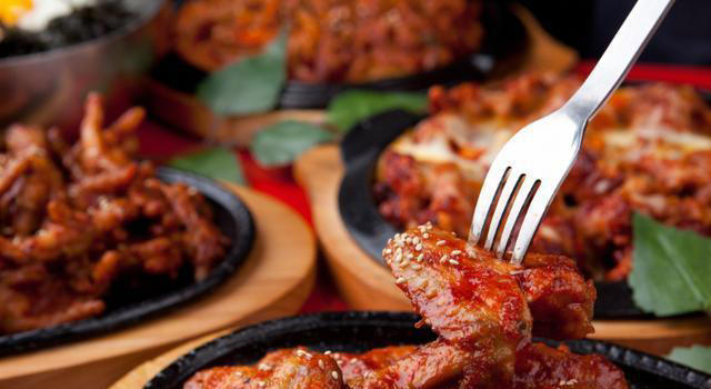 睡眠不好容易老，这四种食物可改善睡眠，一周吃3次，助眠效果好