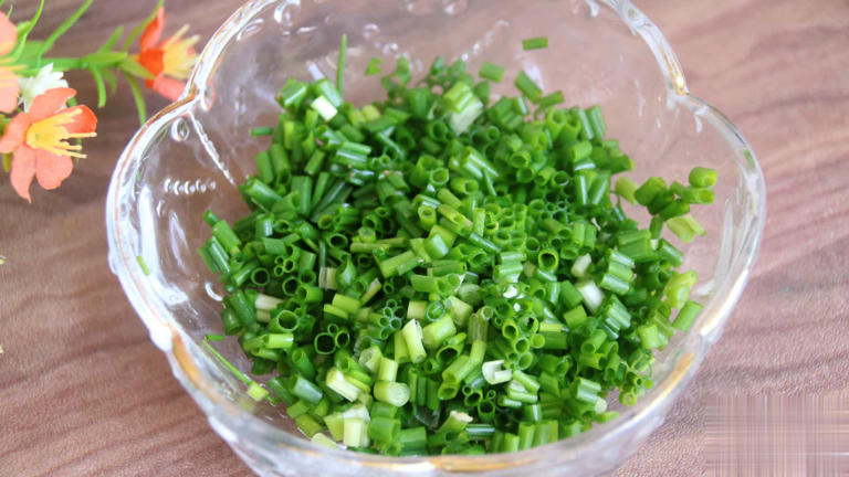 天冷吃莲藕加五花肉，教你年夜菜好吃做法！