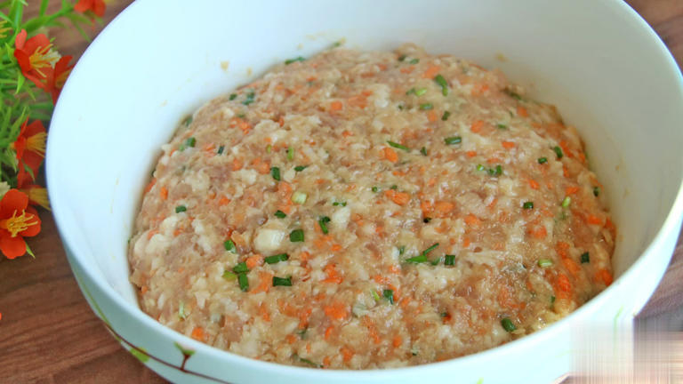 天冷吃莲藕加五花肉，教你年夜菜好吃做法！