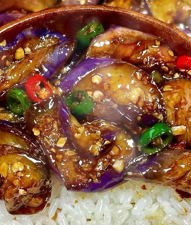 茄子这个做法建议收藏起来，香辣软糯，汤汁拌饭都能吃两碗