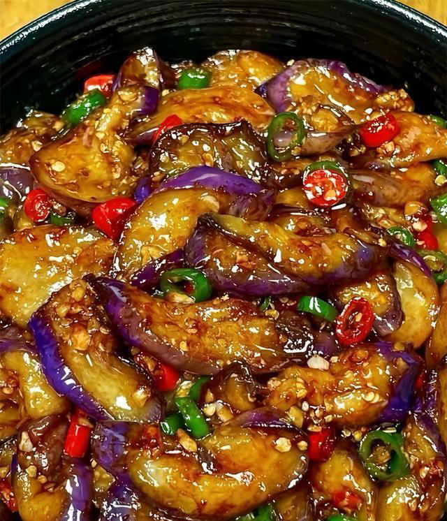 茄子这个做法建议收藏起来，香辣软糯，汤汁拌饭都能吃两碗