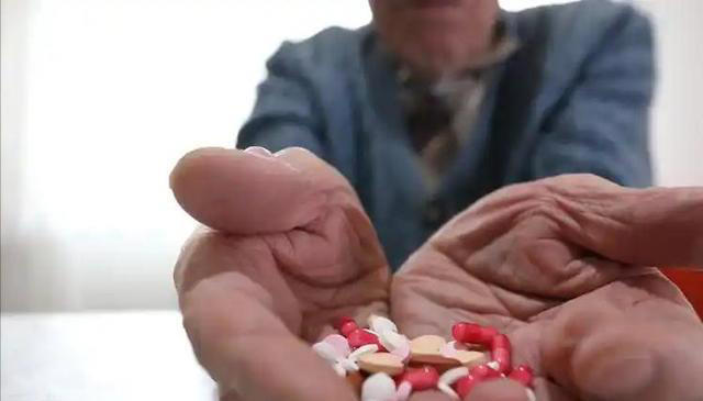 医生提醒：柚子虽好，但这两种人最好不要吃柚子，可能会有损健康