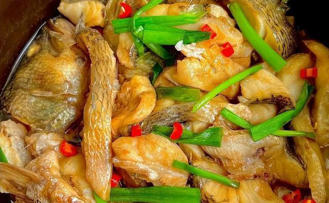 人未老脑先衰！建议中老年人常吃三样，预防痴呆症，提升记忆力