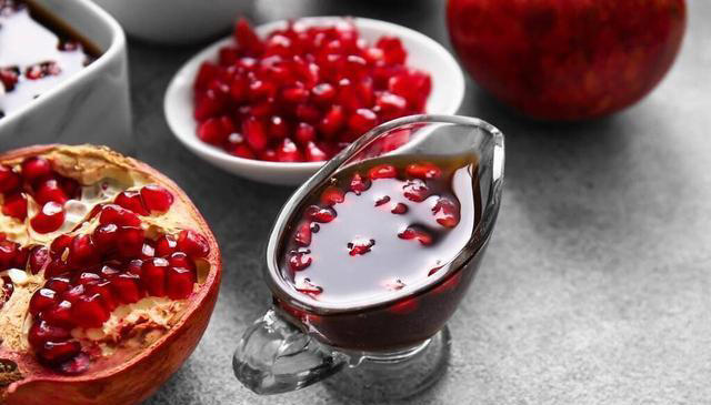 石榴到底是升血糖还是降血糖？糖尿病人能不能吃？医生给出了解释