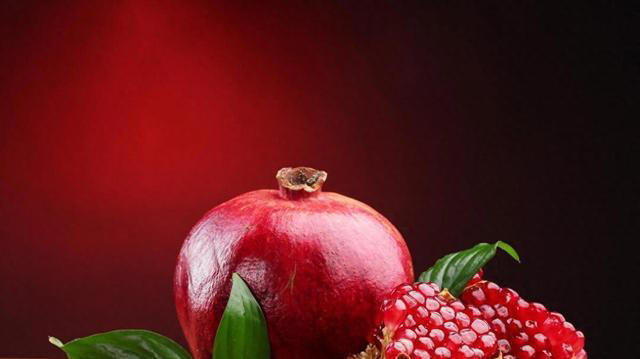石榴到底是升血糖还是降血糖？糖尿病人能不能吃？医生给出了解释