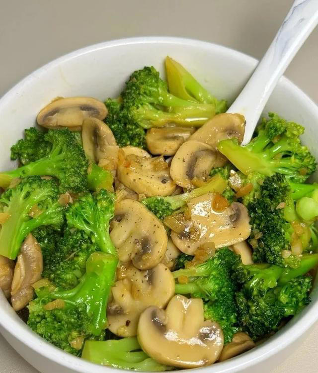 寒露过后，多吃这八道菜，补充营养暖身子，增强体质，温暖过秋天