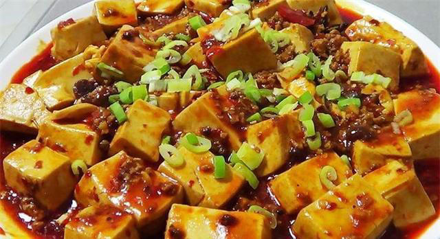 这样做豆腐才入味，一道麻婆豆腐，麻辣鲜香又下饭，越吃越上瘾
