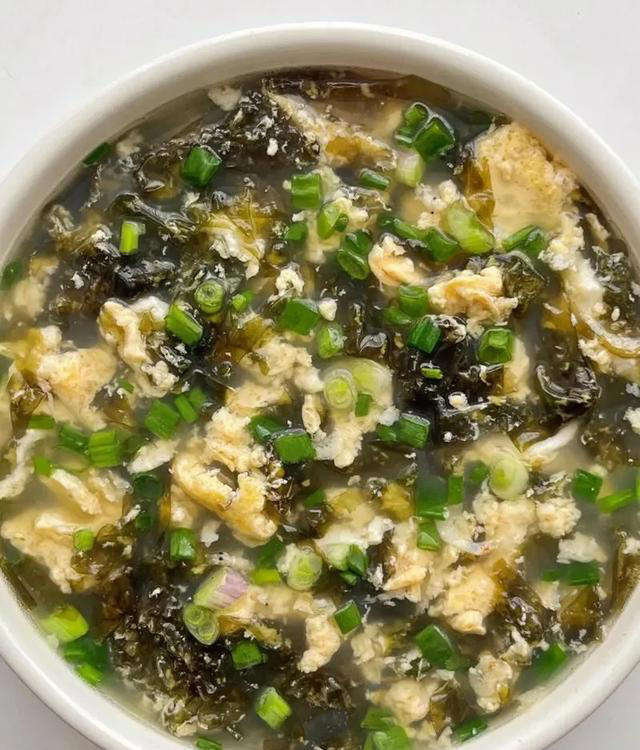 秋冬换季，建议中老年人多吃八道荤素菜，补钙补蛋白，增强免疫力