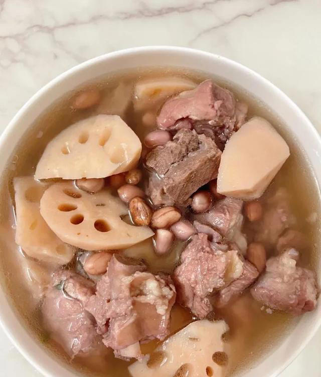 秋冬换季，建议中老年人多吃八道荤素菜，补钙补蛋白，增强免疫力