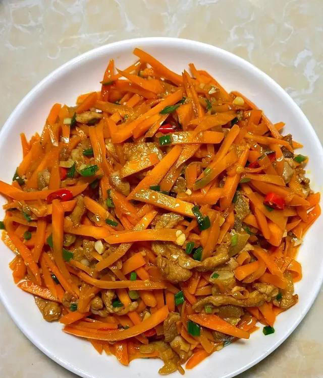 秋冬换季，建议中老年人多吃八道荤素菜，补钙补蛋白，增强免疫力