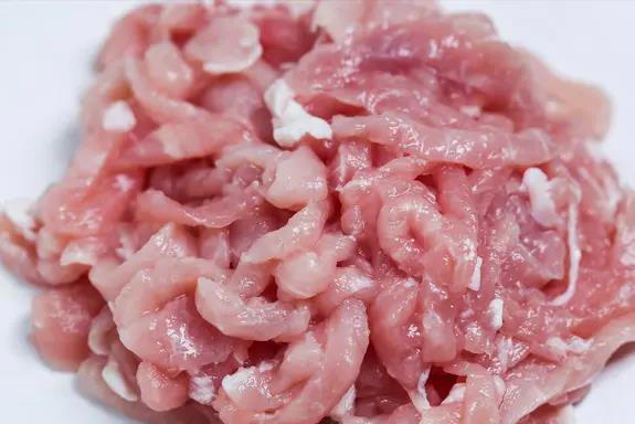 炒蒜苔总软塌无味？多做1步秒变脆嫩，香到全家抢着吃