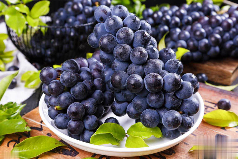 8种热门葡萄图鉴+5招选购技巧，轻松挑到甜润果