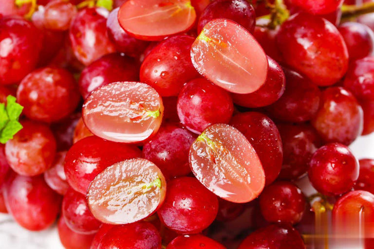 8种热门葡萄图鉴+5招选购技巧，轻松挑到甜润果