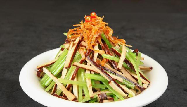 湿气重，病缠身，湿气最怕的几样菜，建议隔天吃一次