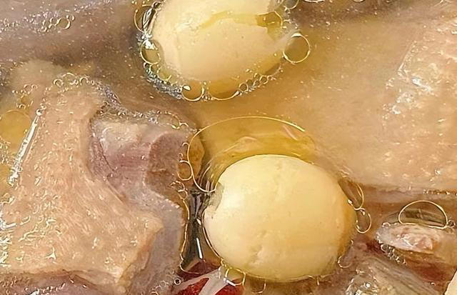 冬天快到了，八道炖汤少不了，营养健康又美味，大人小孩都爱喝