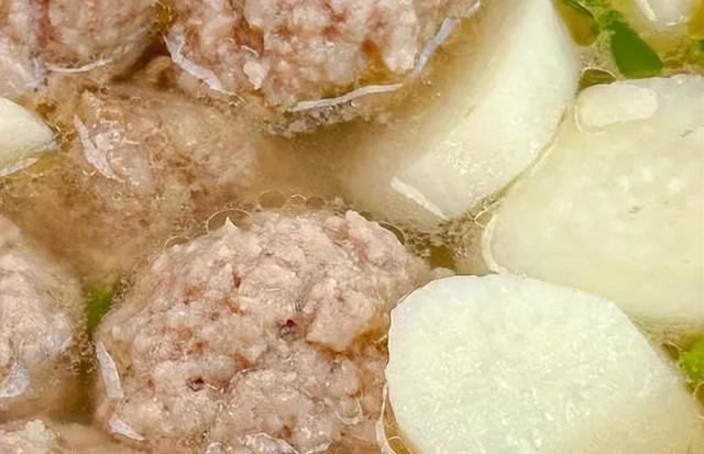 冬天快到了，八道炖汤少不了，营养健康又美味，大人小孩都爱喝