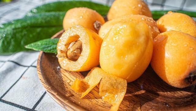 入秋后，喉咙干痒总咳嗽？推荐7种美味的水果，润燥止咳有效果