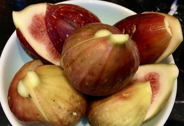 入秋后，喉咙干痒总咳嗽？推荐7种美味的水果，润燥止咳有效果