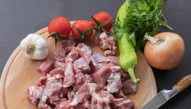 炖羊肉用料太多，难怪不好吃！只需2样料，炖好后汤鲜肉香