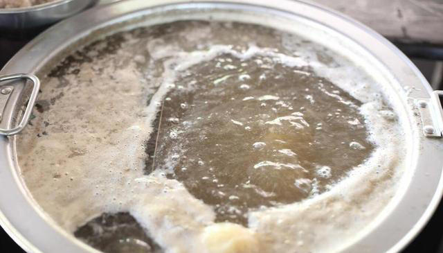 炖羊肉用料太多，难怪不好吃！只需2样料，炖好后汤鲜肉香