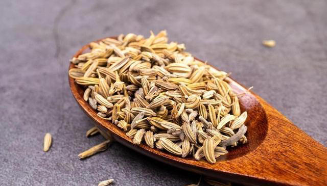 炖羊肉用料太多，难怪不好吃！只需2样料，炖好后汤鲜肉香