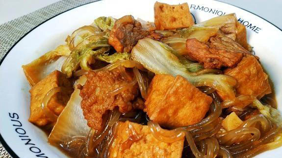 白菜炖豆腐超简单做法，1个小秘诀，挑食的人都吃光汤汁！
