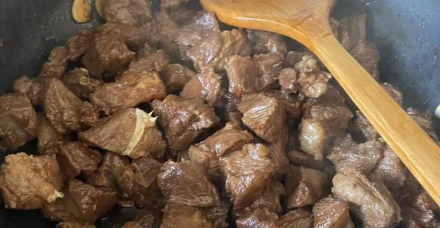 炖牛肉，牢记不要焯水和过油，教你正确做法，牛肉软烂又入味！
