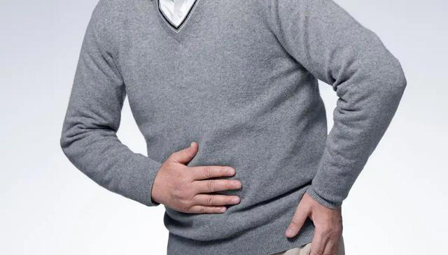 能不能长寿，皮肤有暗示？老年人斑点越少，或活得越久？医生咋说