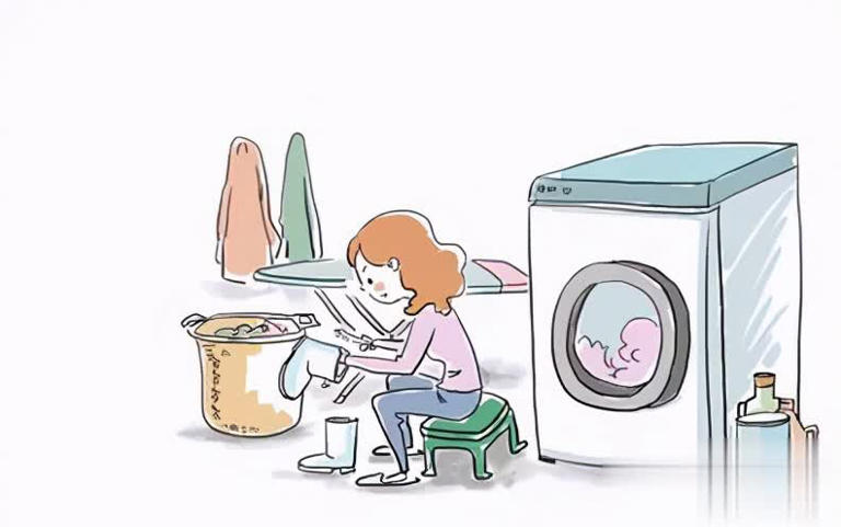 别直接倒洗衣液洗衣服！教你正确做法，洗完像新的一样