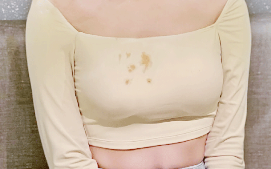 别直接倒洗衣液洗衣服！教你正确做法，洗完像新的一样